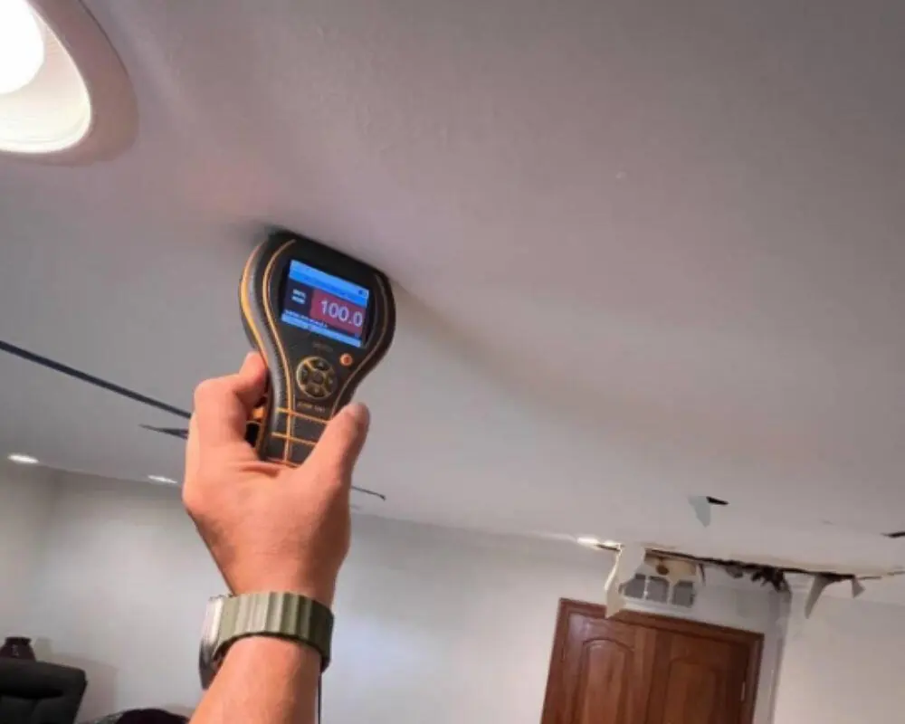 Moisture meter on the ceiling